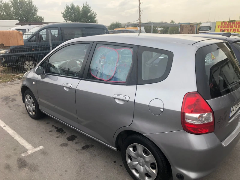 Honda Jazz Газ, снимка 4 - Автомобили и джипове - 45751142