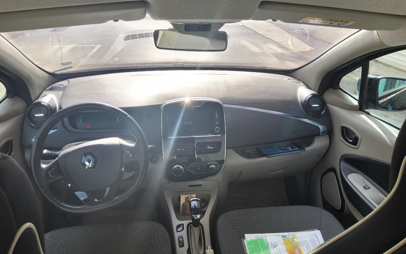 Renault Zoe, снимка 12 - Автомобили и джипове - 48100733