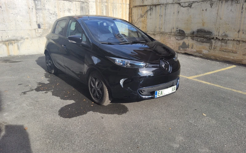 Renault Zoe, снимка 1 - Автомобили и джипове - 48100733