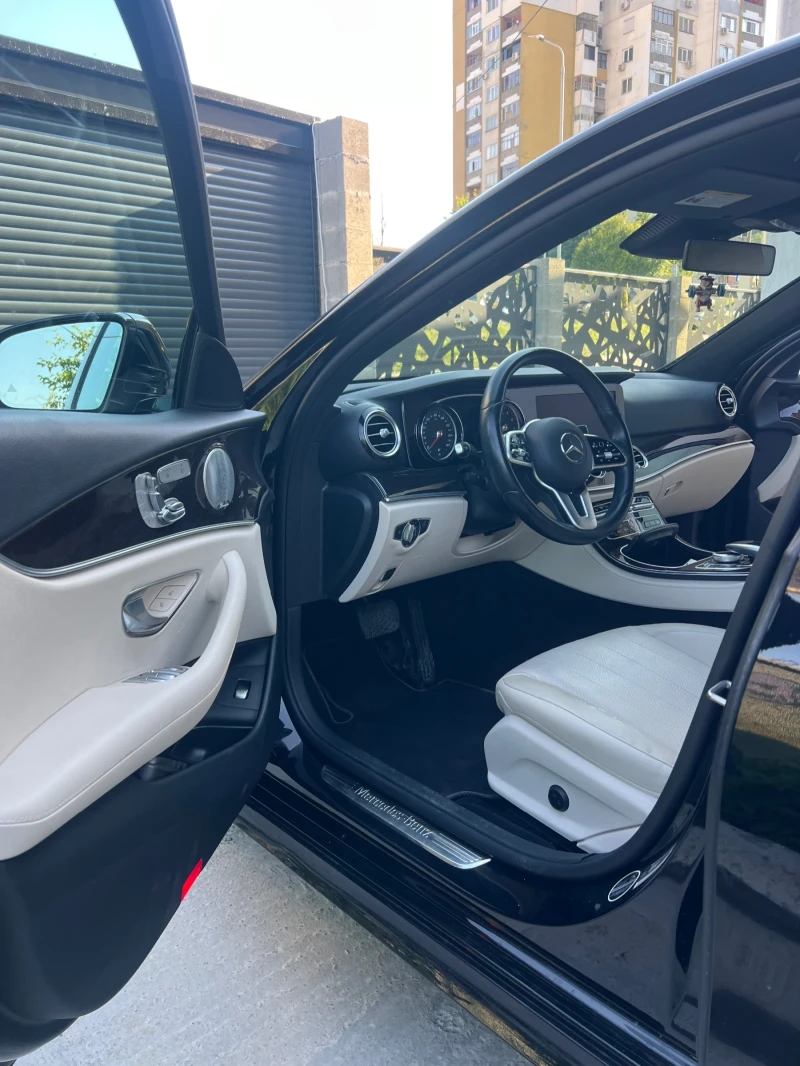 Mercedes-Benz E 300 AMG пакет, снимка 12 - Автомобили и джипове - 52645867