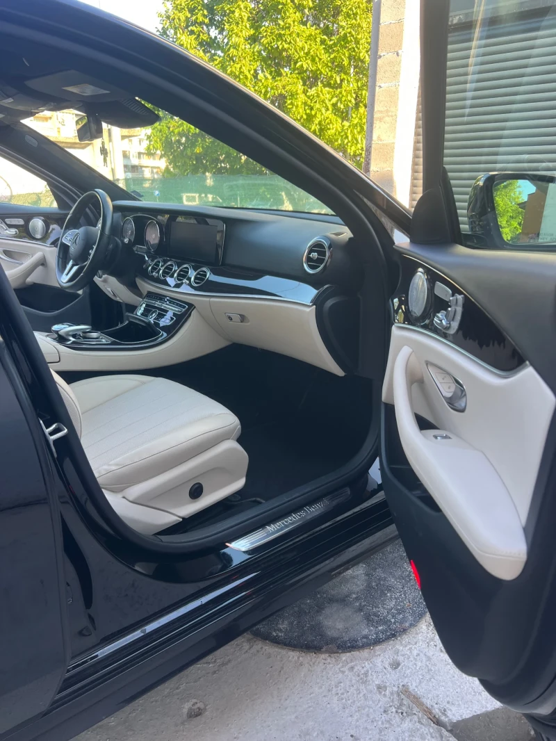Mercedes-Benz E 300 AMG пакет, снимка 13 - Автомобили и джипове - 52645867
