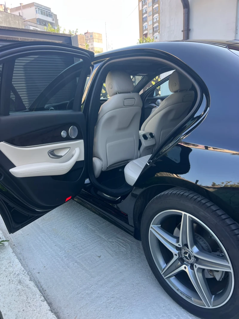 Mercedes-Benz E 300 AMG пакет, снимка 14 - Автомобили и джипове - 52645867