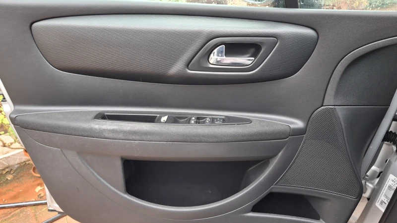 Citroen C4 Хечбек, снимка 8 - Автомобили и джипове - 51994916