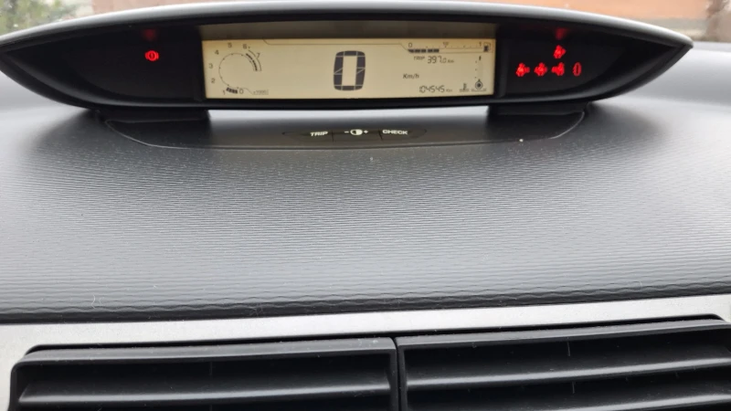 Citroen C4 Хечбек, снимка 7 - Автомобили и джипове - 51994916