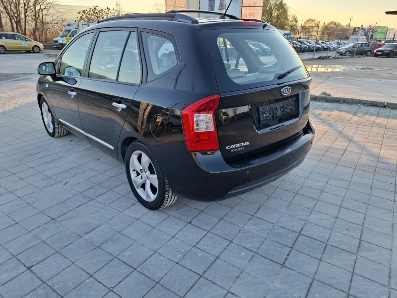 Kia Carens, снимка 4 - Автомобили и джипове - 52772497