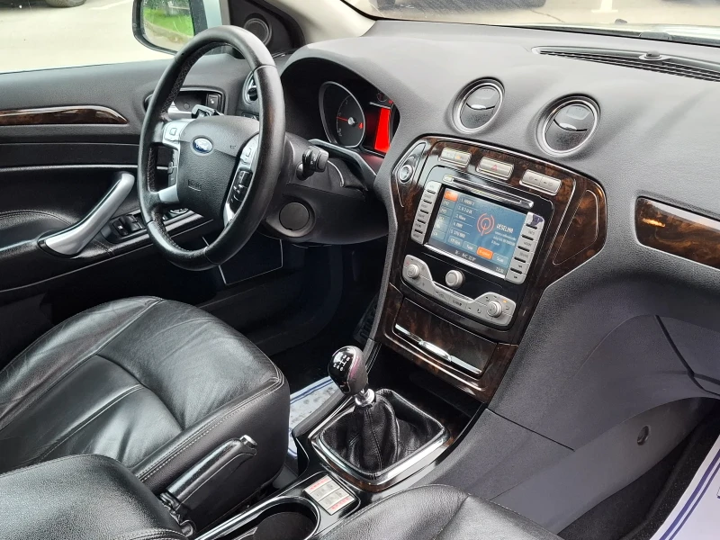 Ford Mondeo 2.0HDI 136hp * GHIA * КЛИМАТРОНИК * NAVI * EURO 4, снимка 12 - Автомобили и джипове - 52814692