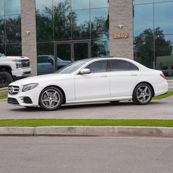 Mercedes-Benz E 300 AMG* PACK* BURMESTER* ПОДГРЕВ* МЪРТВА* ТОЧКА* КАМЕ - изображение 3