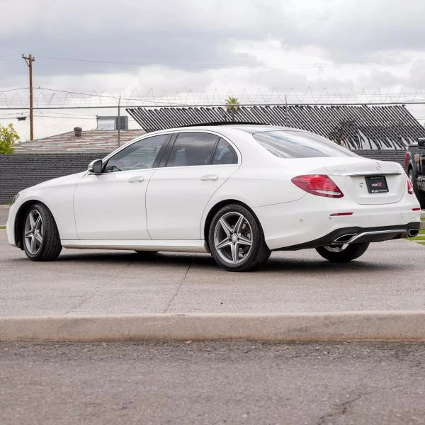 Mercedes-Benz E 300 AMG* PACK* BURMESTER* ПОДГРЕВ* МЪРТВА* ТОЧКА* КАМЕ - изображение 6