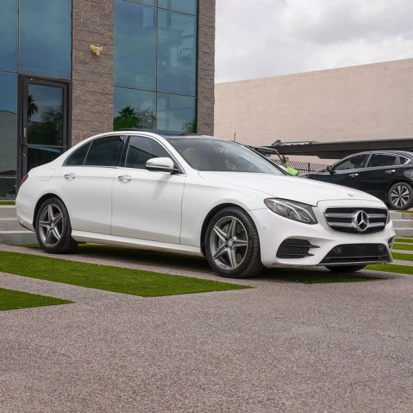 Mercedes-Benz E 300 AMG* PACK* BURMESTER* ПОДГРЕВ* МЪРТВА* ТОЧКА* КАМЕ - изображение 4