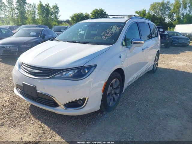 Chrysler Pacifica * HYBRID* PLATINUM* КОЖА* ПОДГРЕВ* ШИБИДАХ* , снимка 2 - Автомобили и джипове - 54903177
