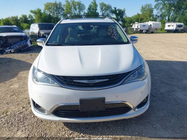 Chrysler Pacifica * HYBRID* PLATINUM* КОЖА* ПОДГРЕВ* ШИБИДАХ* , снимка 11 - Автомобили и джипове - 54903177