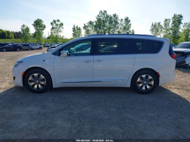 Chrysler Pacifica * HYBRID* PLATINUM* КОЖА* ПОДГРЕВ* ШИБИДАХ* , снимка 13 - Автомобили и джипове - 54903177