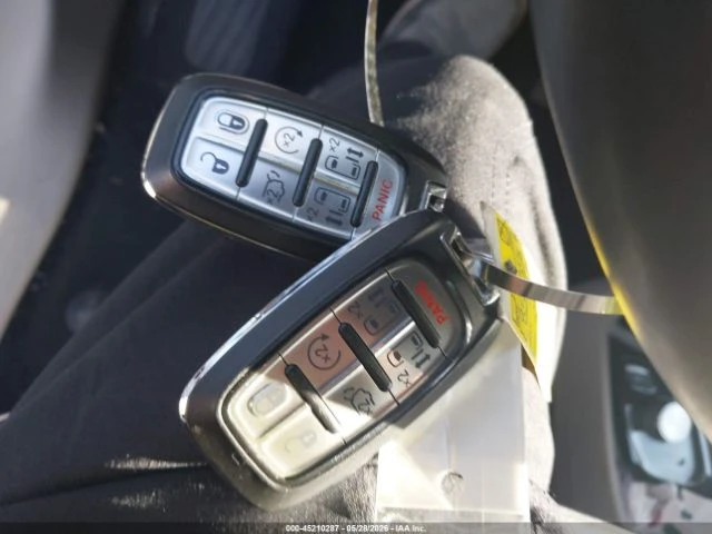 Chrysler Pacifica * HYBRID* PLATINUM* КОЖА* ПОДГРЕВ* ШИБИДАХ* , снимка 10 - Автомобили и джипове - 54903177
