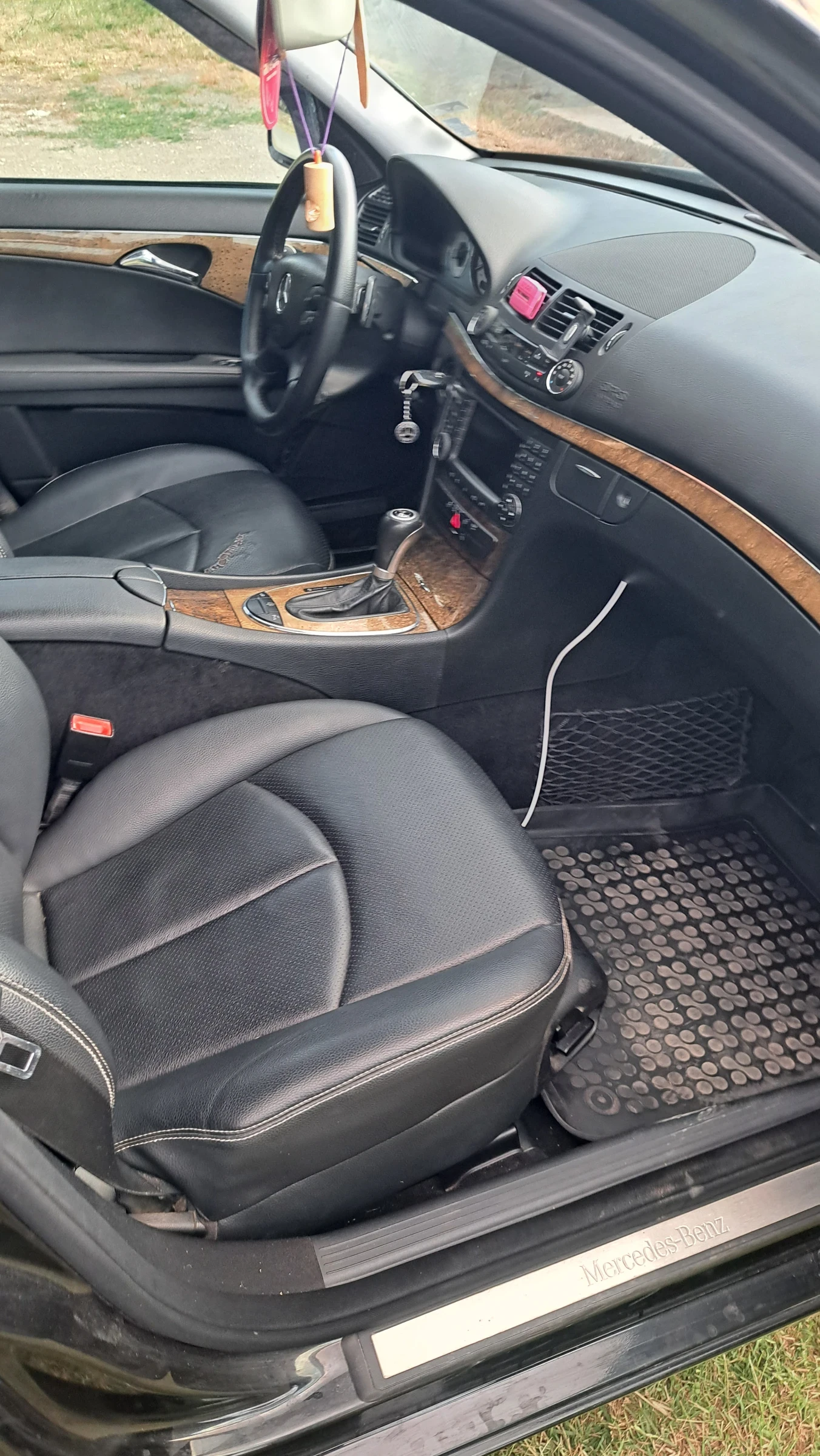 Mercedes-Benz E 320  - изображение 8