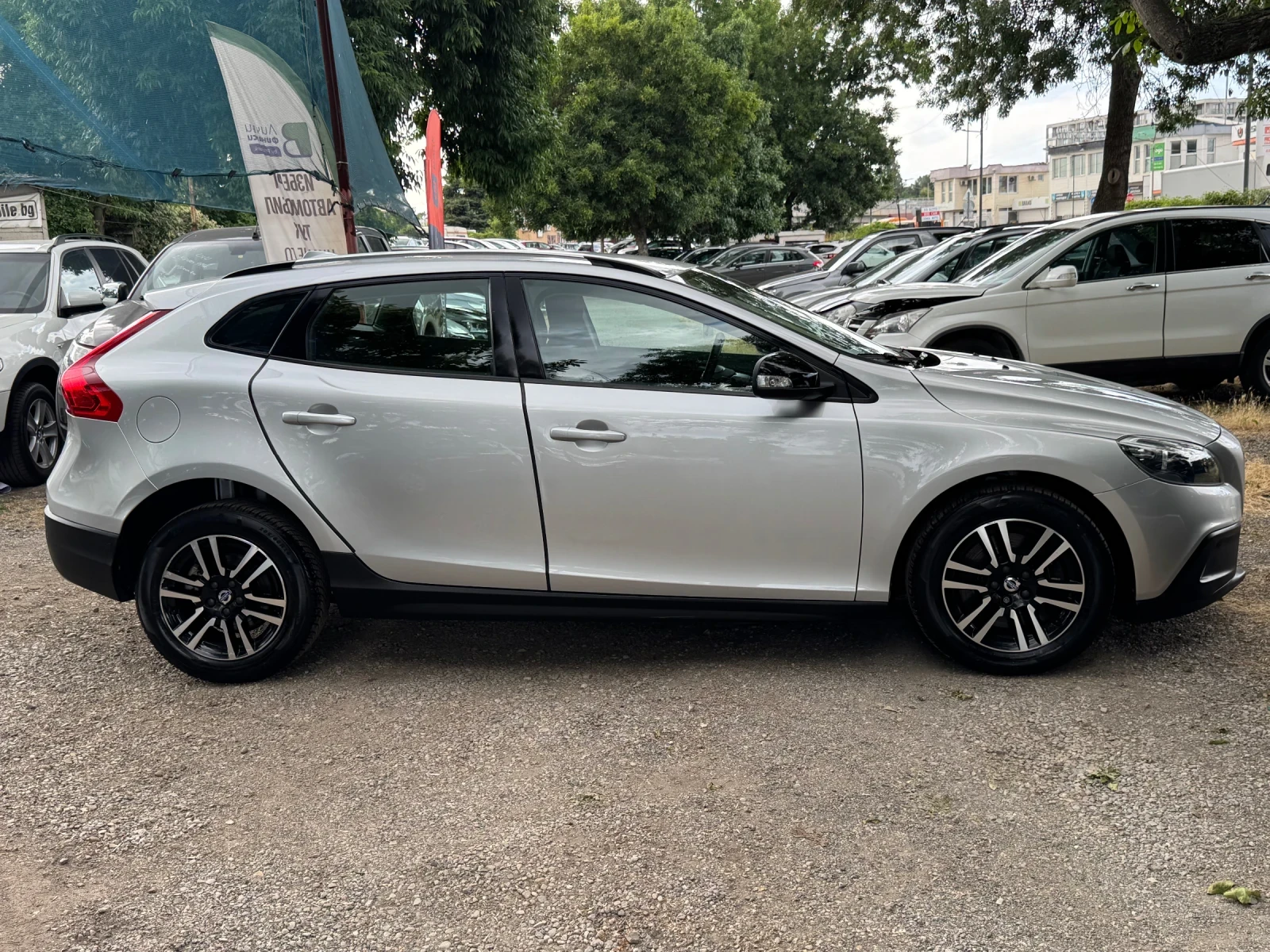Volvo V40 Cross Country Уникално Запазен Автомобил!! 2.0Diesel - изображение 4