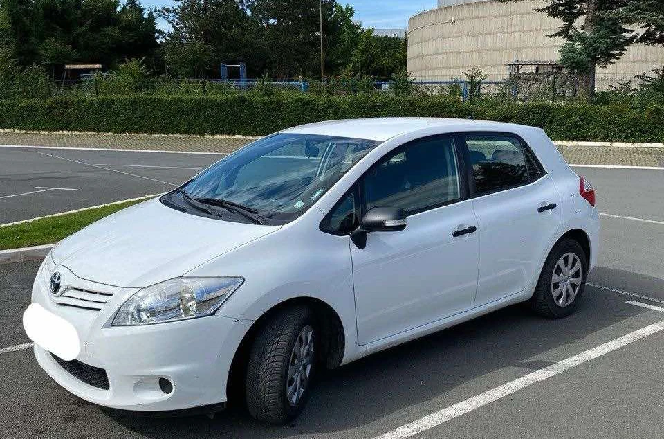 Toyota Auris 1.33i - изображение 4