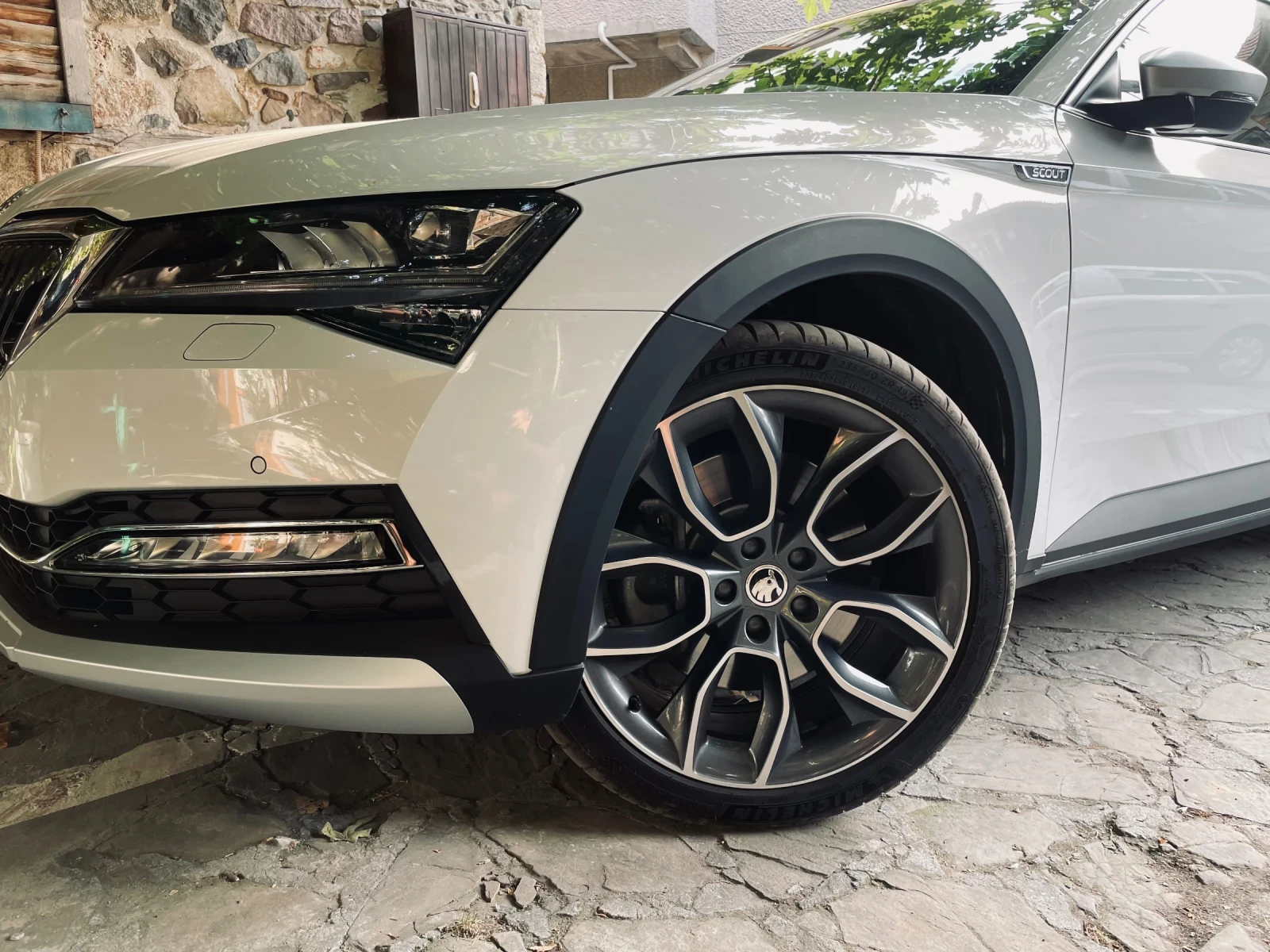 Skoda Superb SCOUT - изображение 4