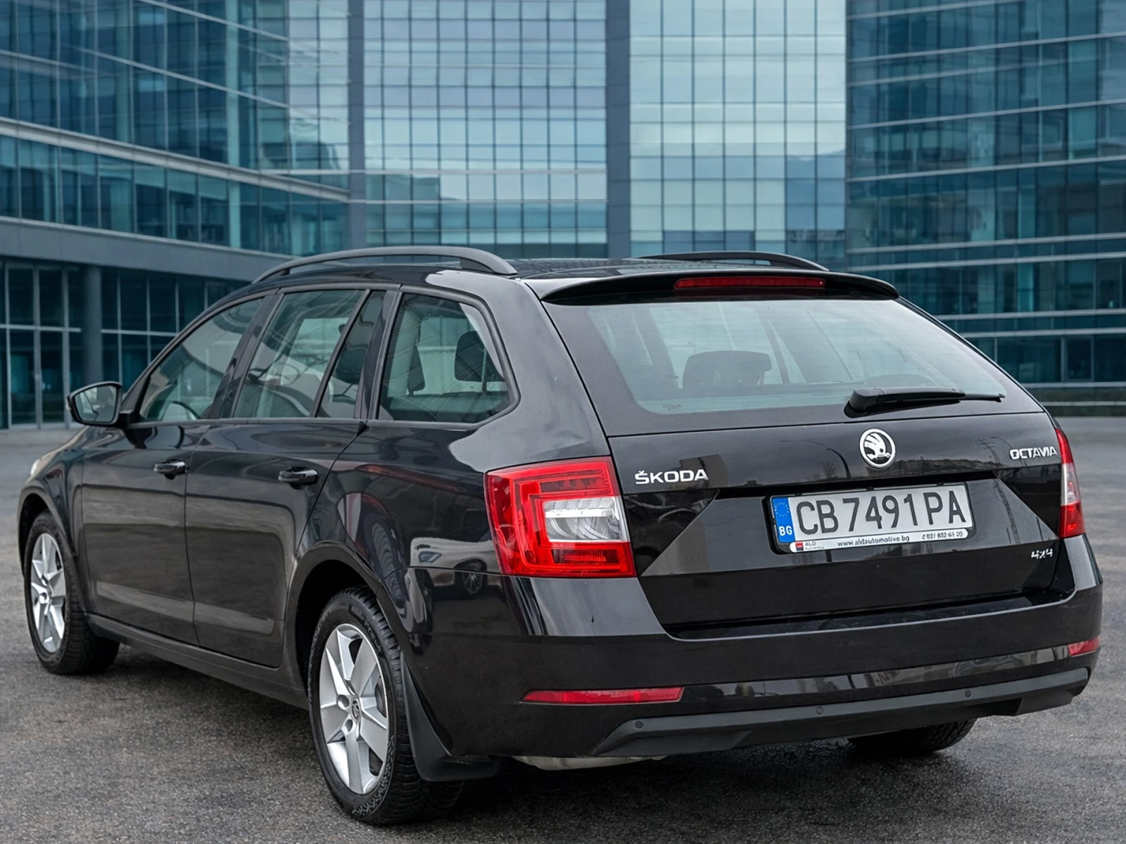 Skoda Octavia 2.0 TDI 4x4 Automatic - изображение 6