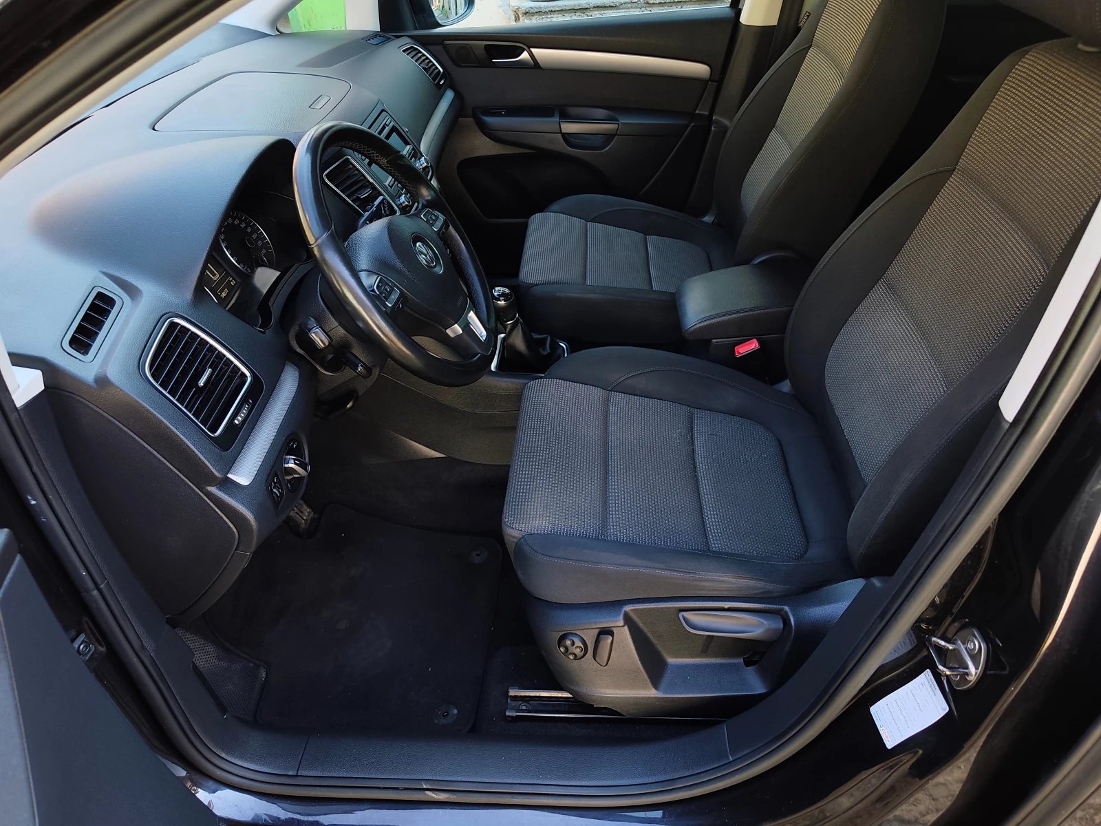 VW Sharan 4Motion 7местен, снимка 11 - Автомобили и джипове - 53735847