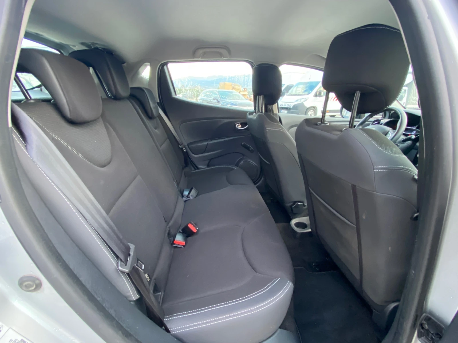 Renault Clio 1.5 dCi, снимка 12 - Автомобили и джипове - 53990507