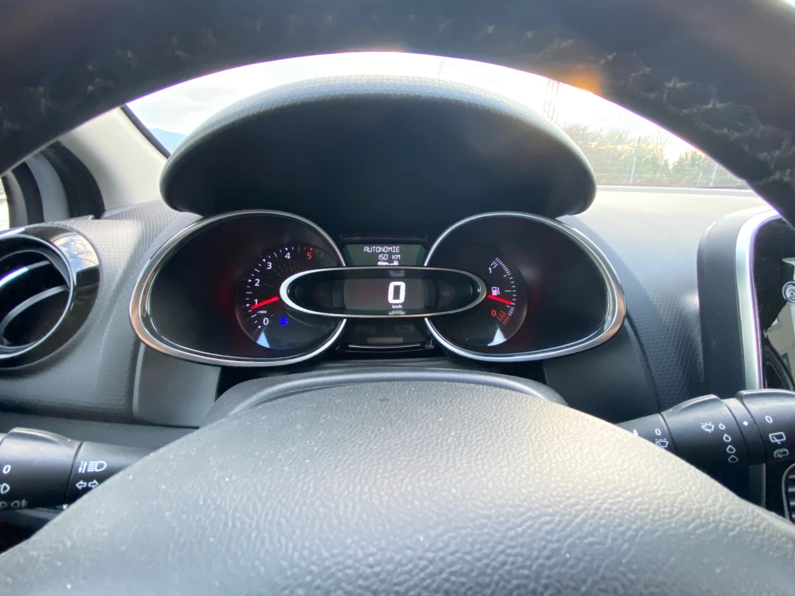 Renault Clio 1.5 dCi, снимка 11 - Автомобили и джипове - 53990507