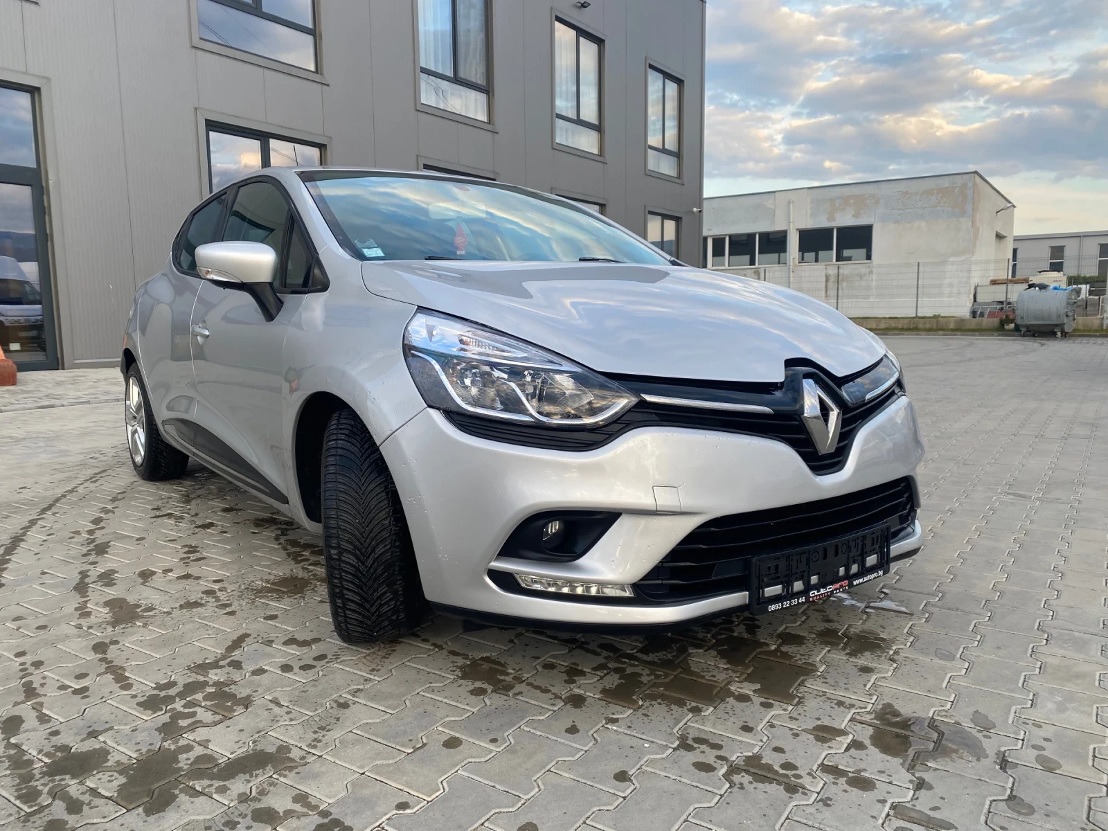 Renault Clio 1.5 dCi, снимка 3 - Автомобили и джипове - 53990507