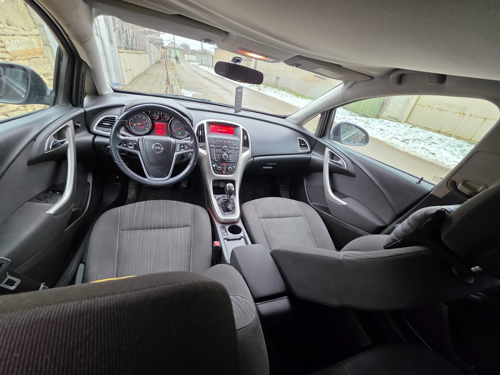 Opel Astra 1.4 Turbo, снимка 8 - Автомобили и джипове - 54088682