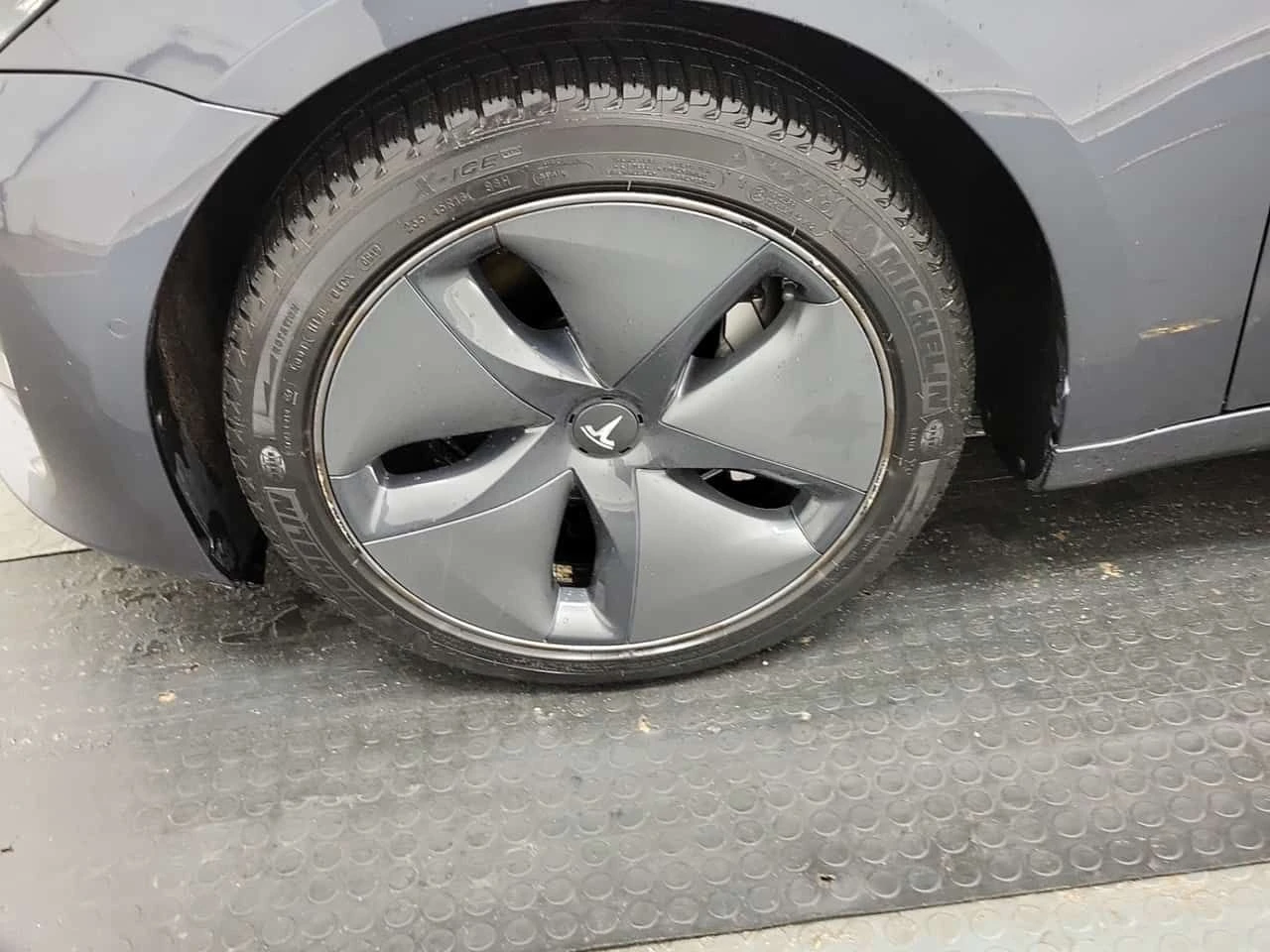 Tesla Model 3  | LONG RANGE | 4X4 | ДВЕ КАРТИ | CARFAX, снимка 6 - Автомобили и джипове - 54114657