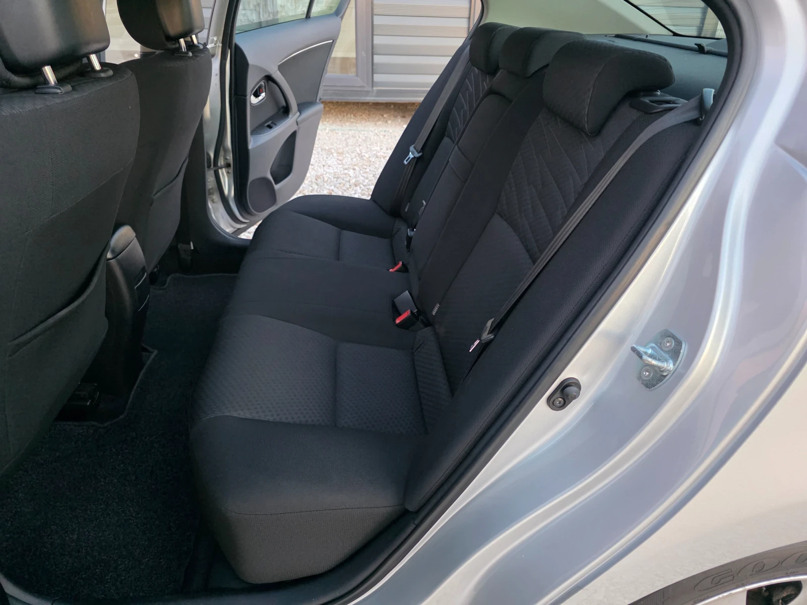 Toyota Avensis 1.8 Vvti Навигация KeyLess Go Автопилот , снимка 10 - Автомобили и джипове - 54196939