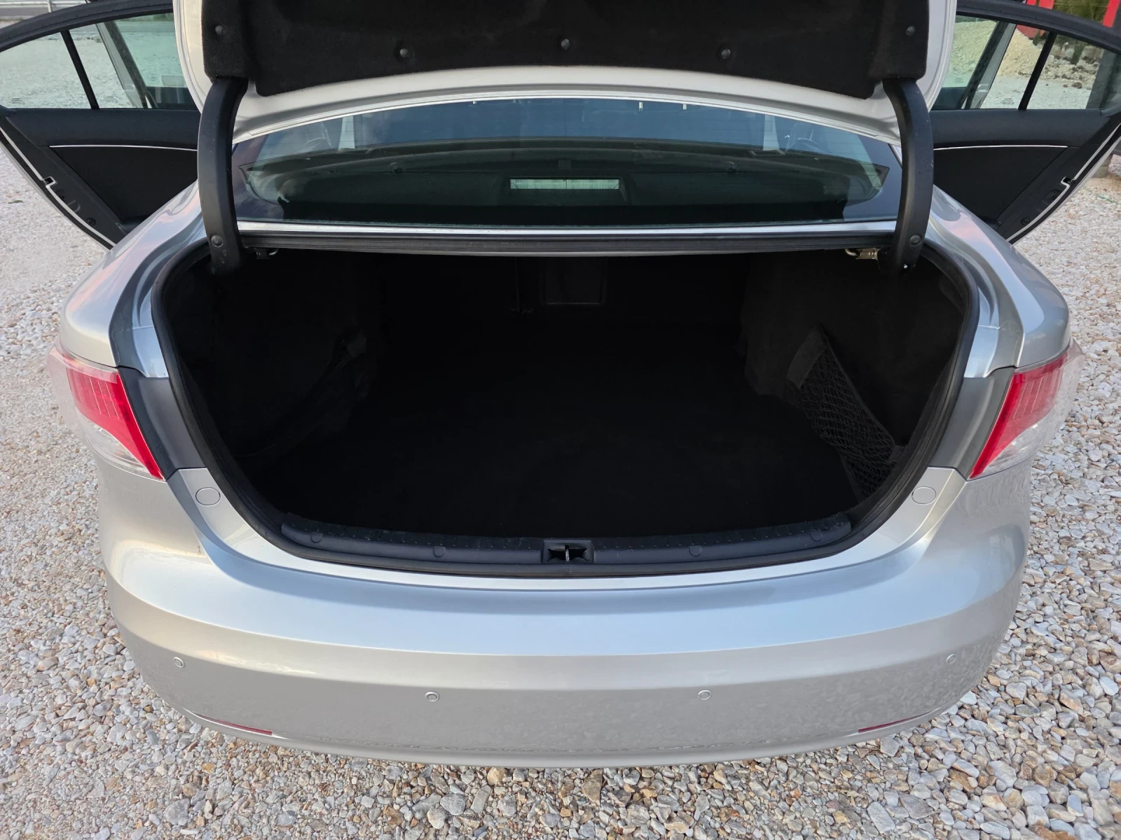 Toyota Avensis 1.8 Vvti Навигация KeyLess Go Автопилот , снимка 11 - Автомобили и джипове - 54196939