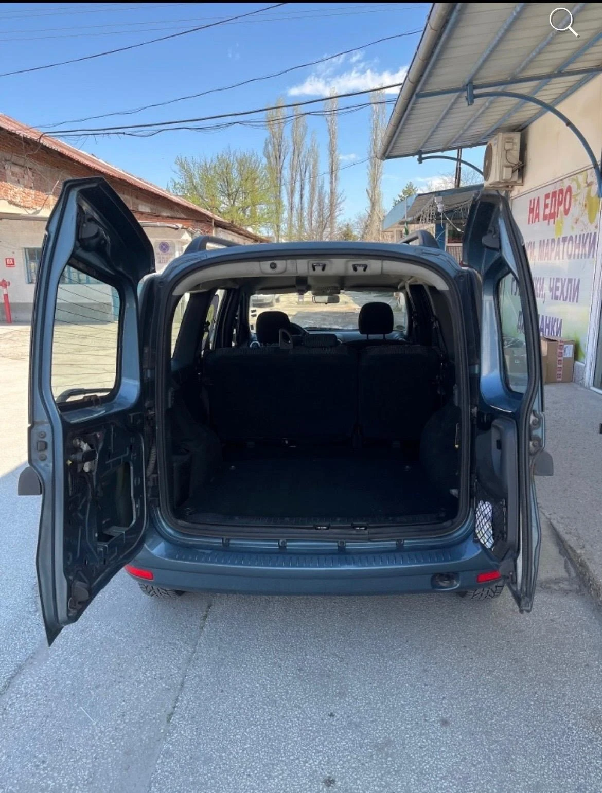 Dacia Logan, снимка 5 - Автомобили и джипове - 54383530