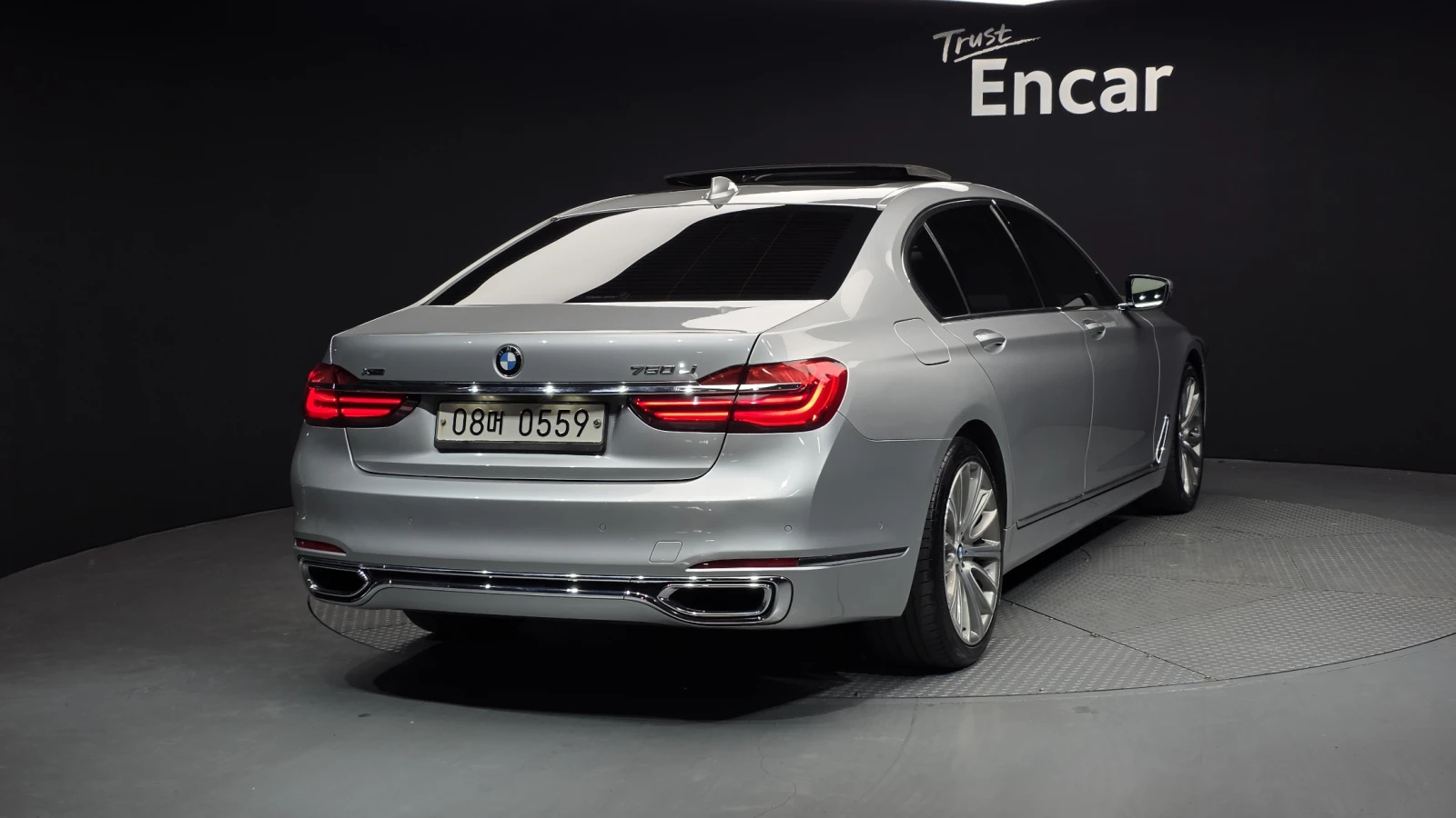 BMW 750 L| 360| ОБДУХ| МАСАЖИ| ТЕЛЕВИЗОРИ, снимка 2 - Автомобили и джипове - 54509559
