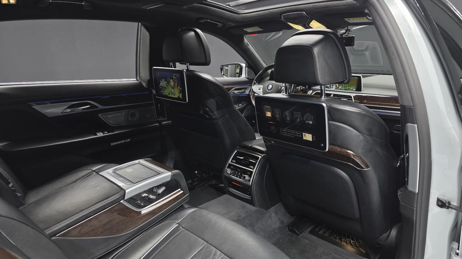BMW 750 L| 360| ОБДУХ| МАСАЖИ| ТЕЛЕВИЗОРИ, снимка 15 - Автомобили и джипове - 54509559
