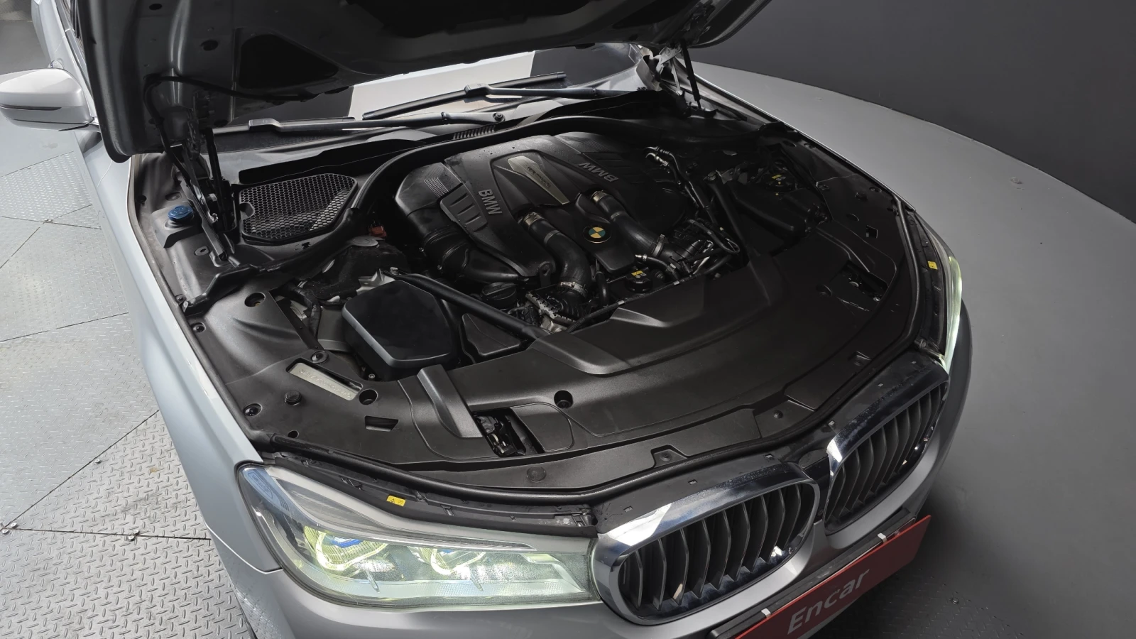 BMW 750 L| 360| ОБДУХ| МАСАЖИ| ТЕЛЕВИЗОРИ, снимка 6 - Автомобили и джипове - 54509559