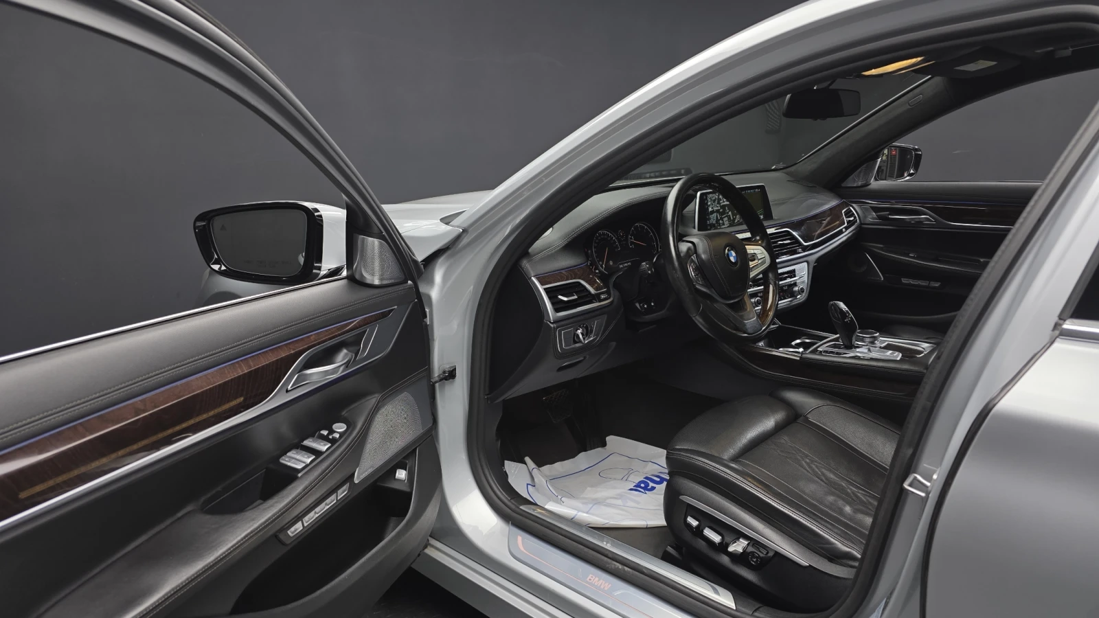 BMW 750 L| 360| ОБДУХ| МАСАЖИ| ТЕЛЕВИЗОРИ, снимка 10 - Автомобили и джипове - 54509559