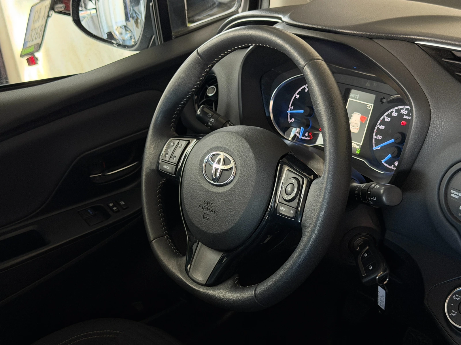 Toyota Yaris 1.5VVT-iE* СЕРВИЗНА КНИЖКА С ПЪЛНА ИСТОРИЯ В TOYOT, снимка 15 - Автомобили и джипове - 54597100