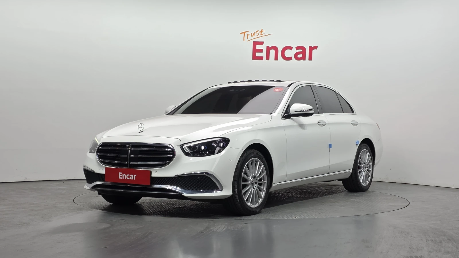 Mercedes-Benz E 220 4MATIC/DISTRONIC/BURMESTER/ОБДУХВАНЕ/ПОДГРЕВИ/PANO