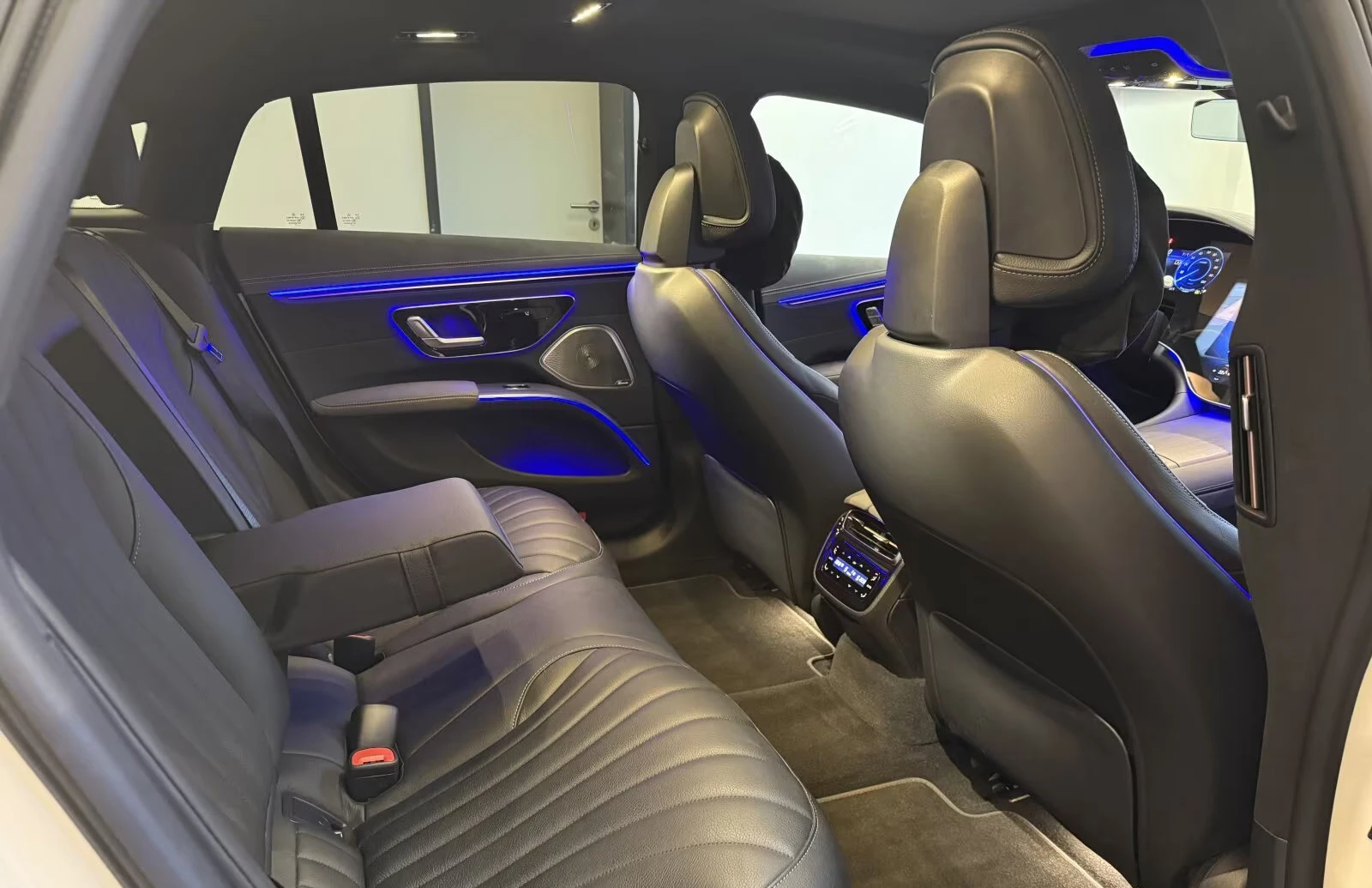 Mercedes-Benz EQS 450+ /333HP/AMG/HYPER/360/PANO/PREMIUM/ACC/493z, снимка 15 - Автомобили и джипове - 54956286
