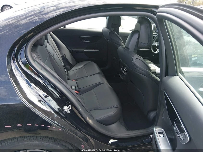 Mercedes-Benz C 300 4MATIC* КОЖА* ПОДГРЕВ* ОБДУХВ* BURMASTER* PANO* 36, снимка 8 - Автомобили и джипове - 54988575