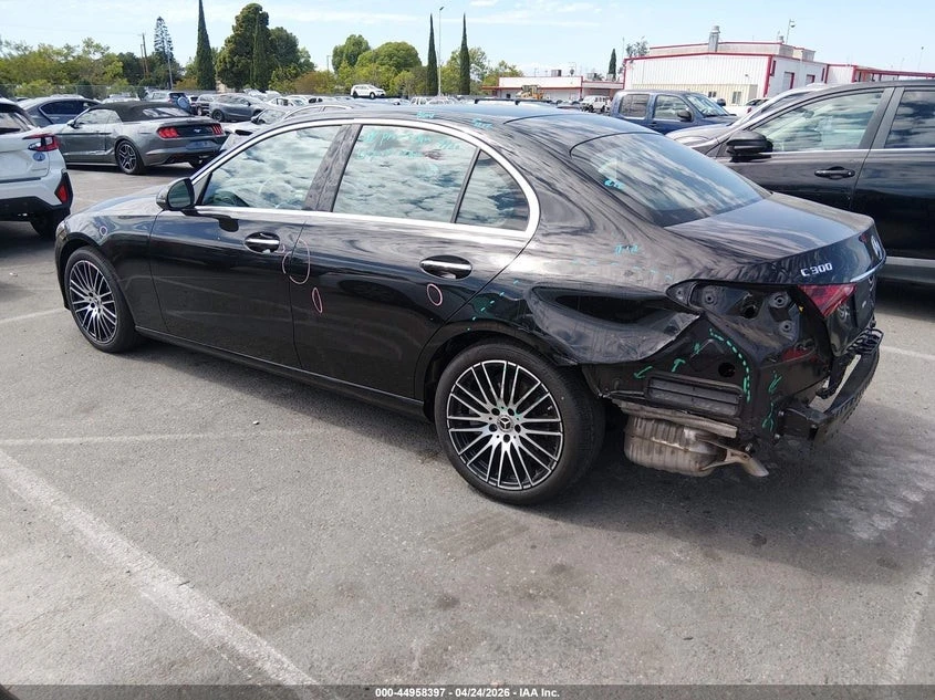 Mercedes-Benz C 300 4MATIC* КОЖА* ПОДГРЕВ* ОБДУХВ* BURMASTER* PANO* 36, снимка 3 - Автомобили и джипове - 54988575