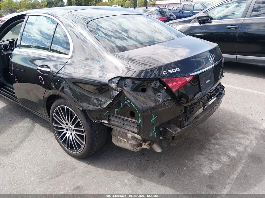 Mercedes-Benz C 300 4MATIC* КОЖА* ПОДГРЕВ* ОБДУХВ* BURMASTER* PANO* 36, снимка 6 - Автомобили и джипове - 54988575