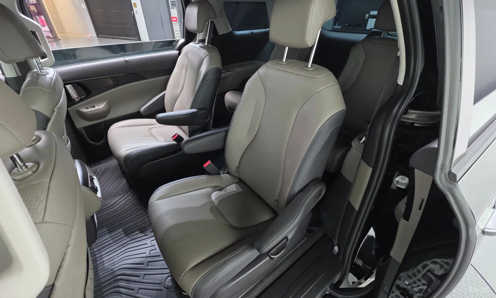 Kia Carnival NOV* UNIKAT* 3000KM!!!, снимка 17 - Автомобили и джипове - 55184357