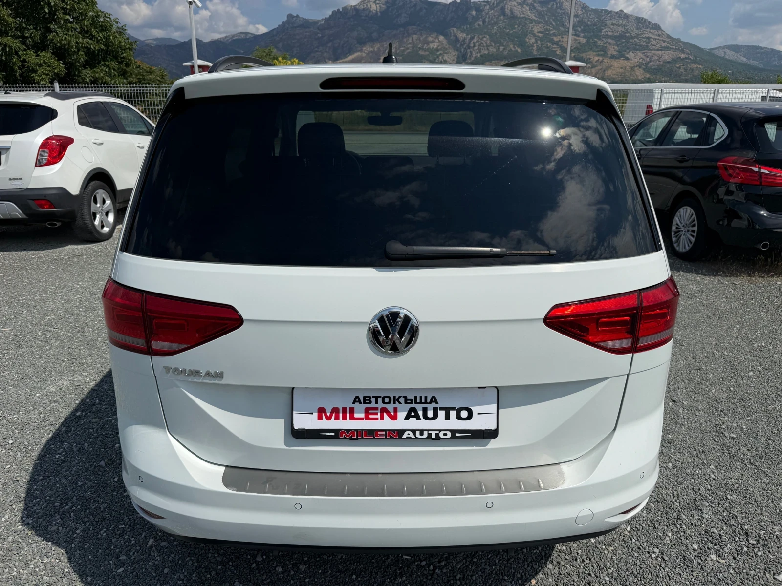 VW Touran (KATO НОВА), снимка 7 - Автомобили и джипове - 55310273