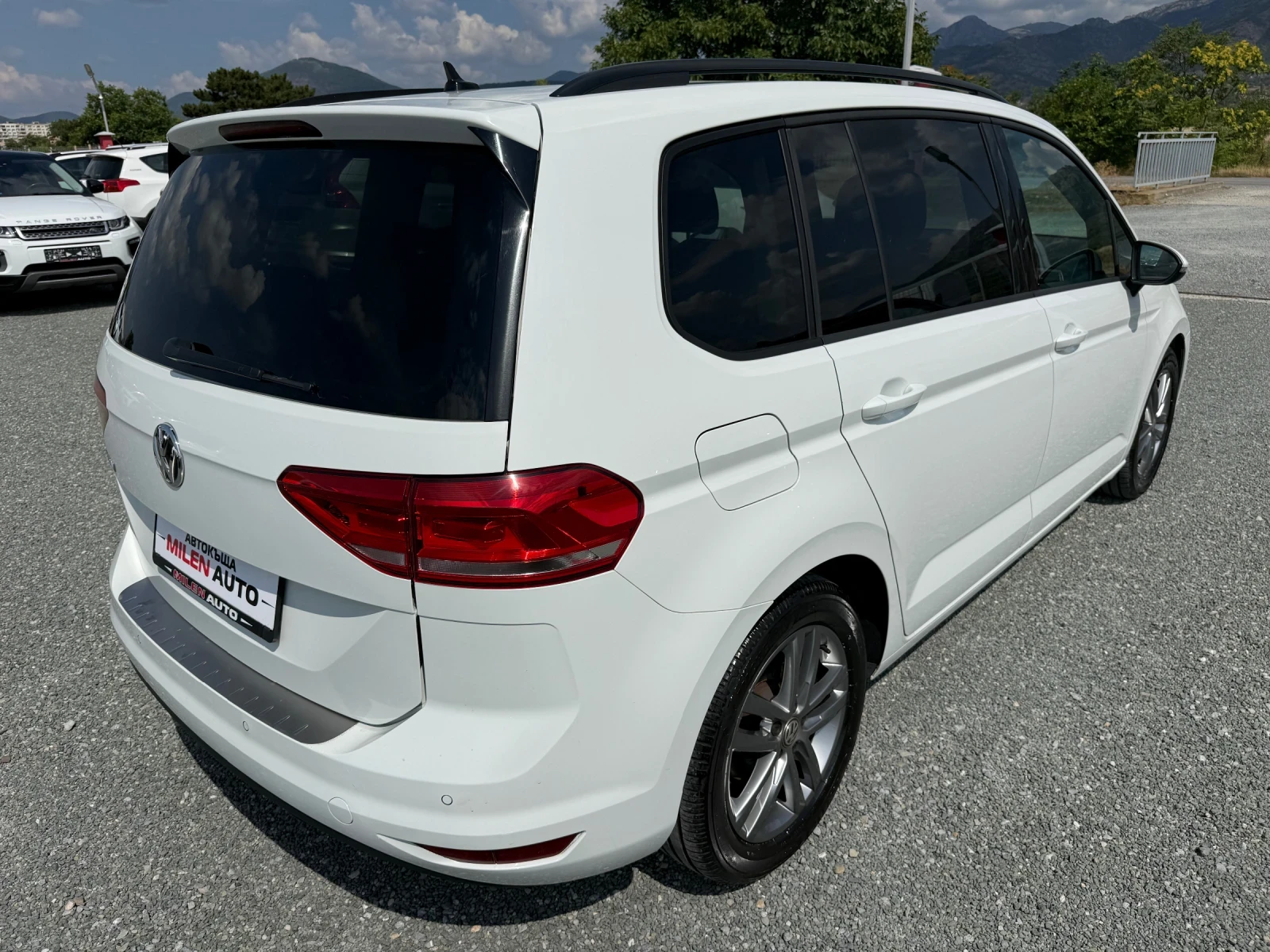 VW Touran (KATO НОВА), снимка 6 - Автомобили и джипове - 55310273