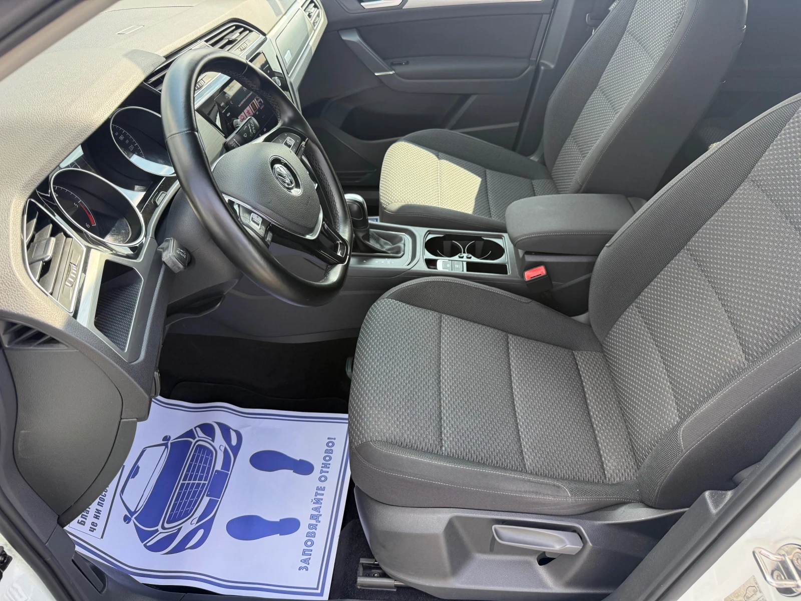 VW Touran (KATO НОВА), снимка 11 - Автомобили и джипове - 55310273
