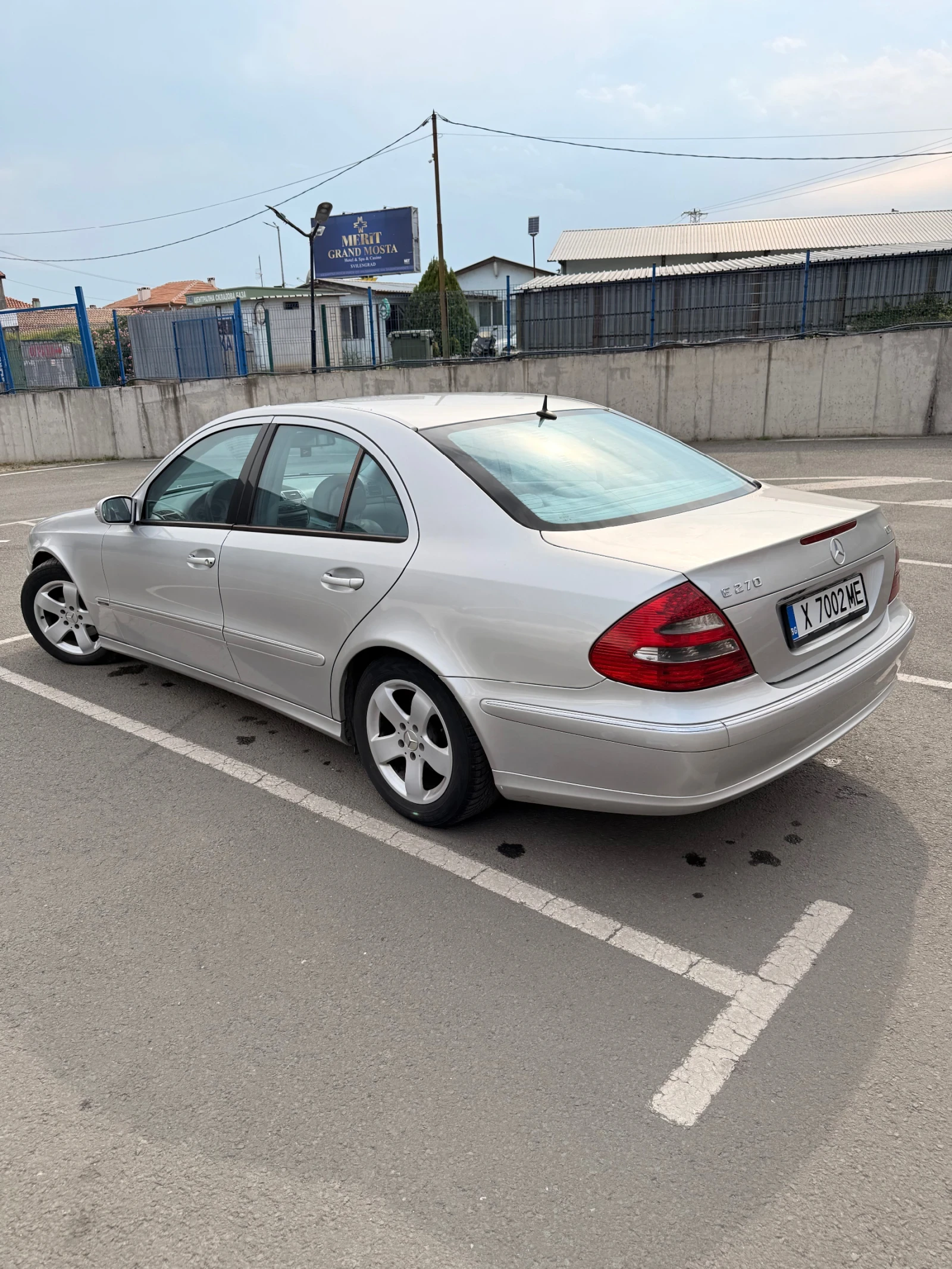 Mercedes-Benz E 270, снимка 4 - Автомобили и джипове - 55352440