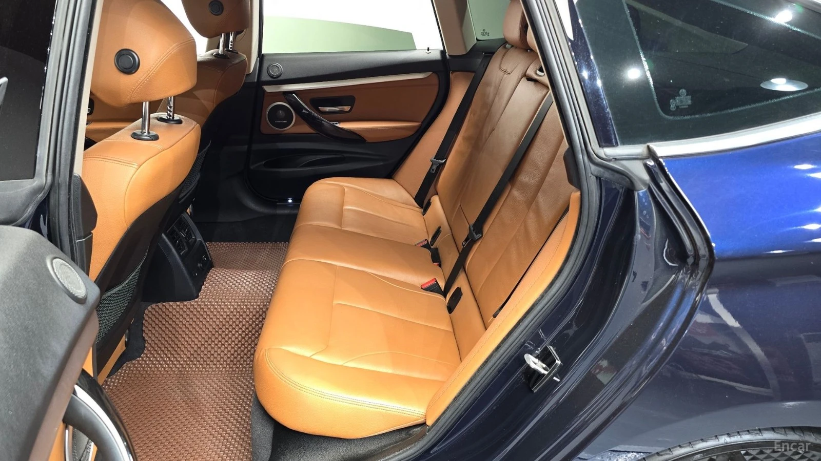 BMW 320 GT Luxury* HUD* КОЖА* НАВИ* ПАНО* КАМЕРА, снимка 9 - Автомобили и джипове - 55458863
