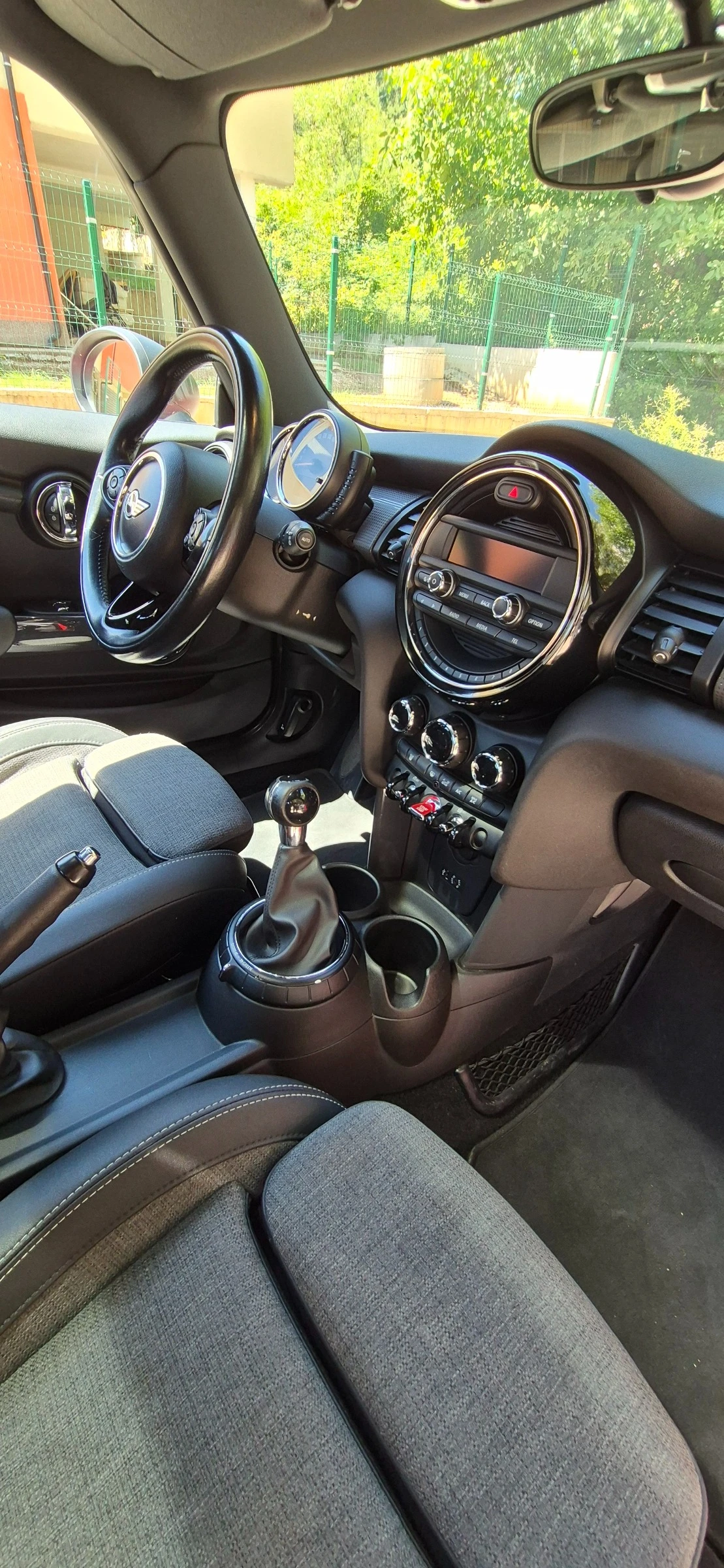 Mini One TwinPowerTurbo, снимка 7 - Автомобили и джипове - 55855803