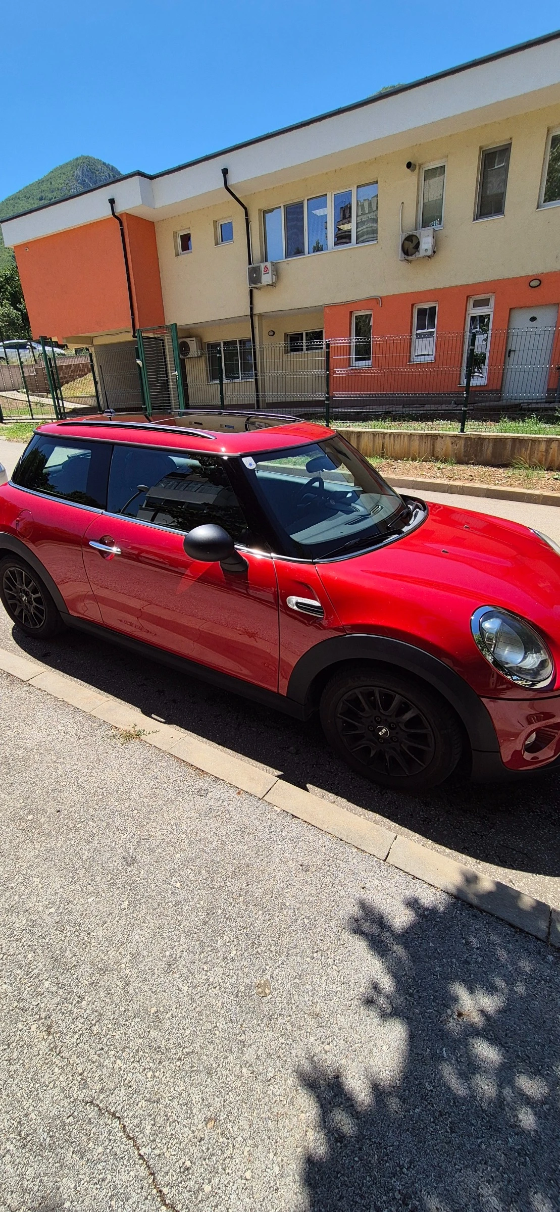Mini One TwinPowerTurbo, снимка 13 - Автомобили и джипове - 55855803