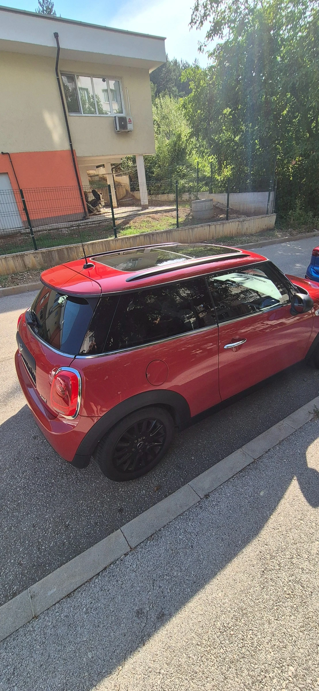 Mini One TwinPowerTurbo, снимка 5 - Автомобили и джипове - 55855803